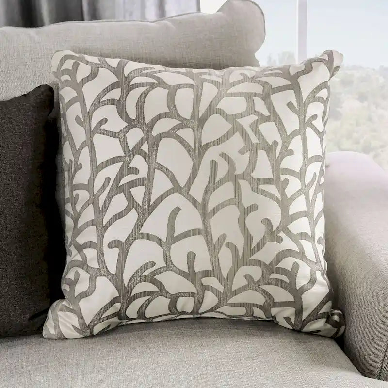 Canapé Bule rembourré en tissu gris clair de style transitoire avec garniture cloutée et coussins par Furniture of America