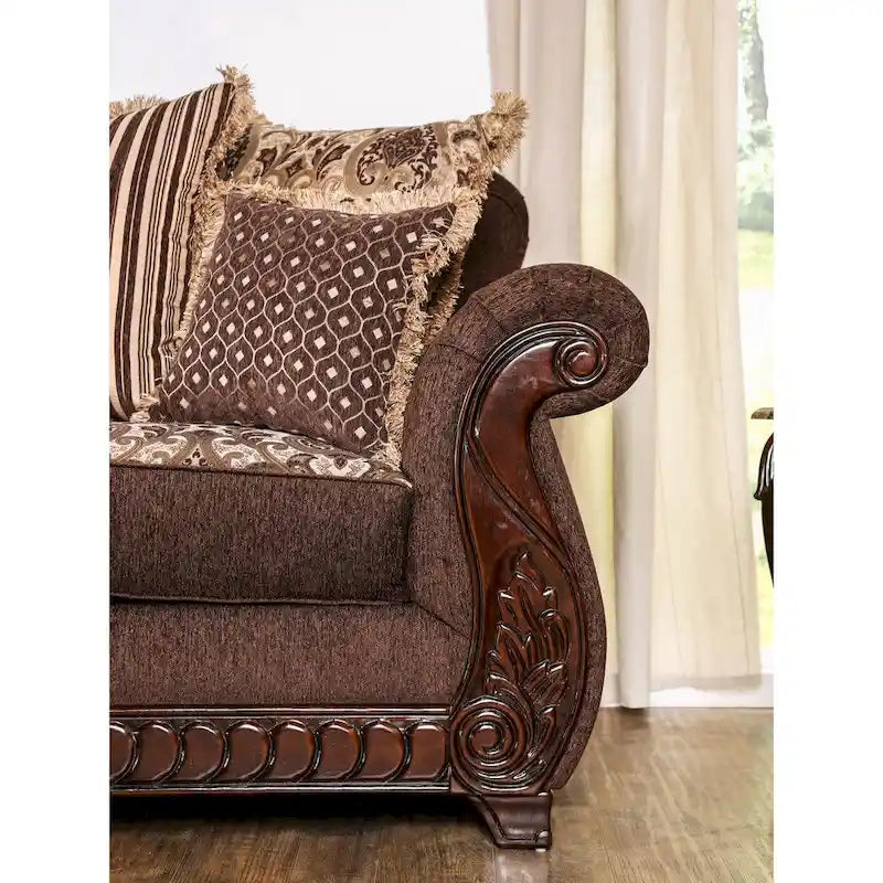 Canapé Fova à accoudoirs roulés et revêtement en tissu traditionnel par Furniture of America