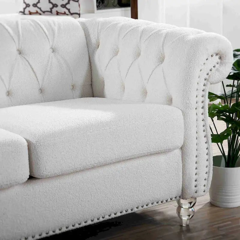 Canapé Chesterfield 3 places 84" blanc à accoudoirs roulés