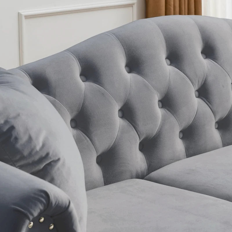 Canapé Chesterfield 79 velours gris pour salon, canapé 3 places touffeté avec accoudoirs roulés et clouté