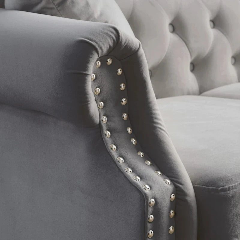 Canapé Chesterfield 79 velours gris pour salon, canapé 3 places touffeté avec accoudoirs roulés et clouté
