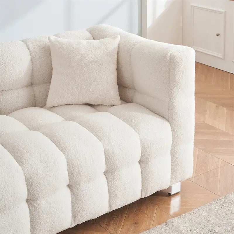 Canapé en polaire Teddy avec deux coussins décoratifs et pieds de support en métal